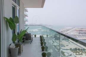Free Beach Access! Beautiful Palm Jumeirah, Dubai Eye & Marina View